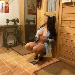 Alina, 22 éves analszex partner